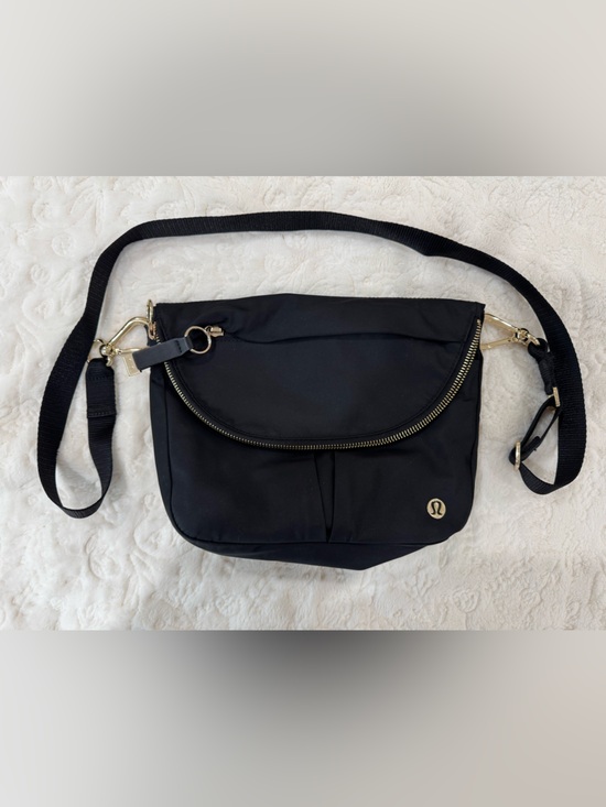 lululemon athletica Handbags - Lululemon Festival Black Crossbody Bag 5L